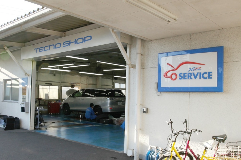 日野 サービス工場