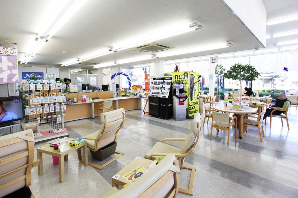 八王子由木店 店内写真