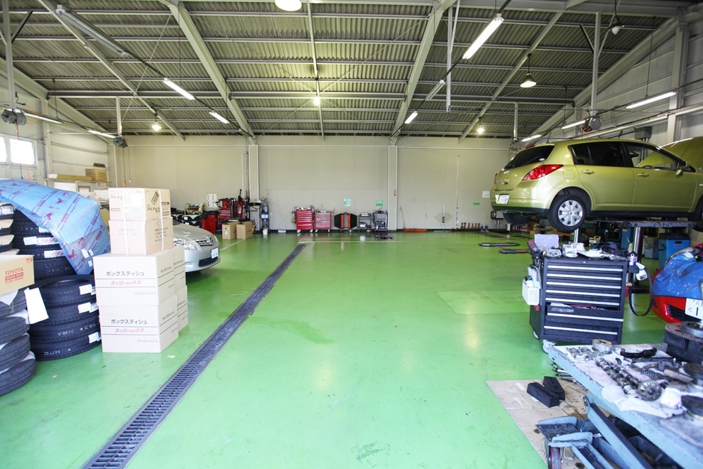 八王子由木店 サービス工場